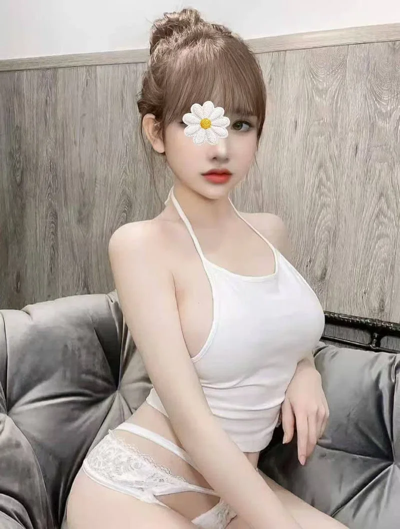 Phương Anh - Văn Phòng Xinh Sang Quyến Rũ Tình Cảm - Da Trắng - Ngực Tròn Đẹp Tự Nhiên - Làm Tình Cực Phê